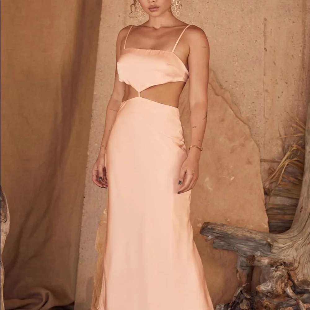 Peach Satin MIDI Dress - Picture 3 of 9